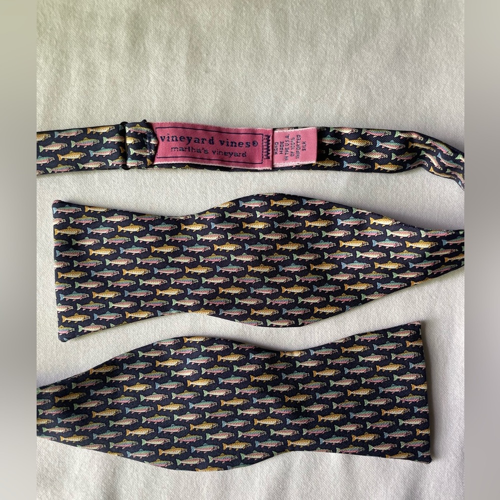 Vineyard Vines Adjustable Silk Fish Pattern Bow T… - image 6